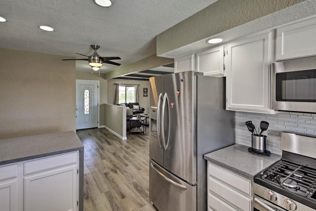 Lake Havasu Home With Pool And Mtn Views, Near Marina 레이크 하바슈 시티 외부 사진